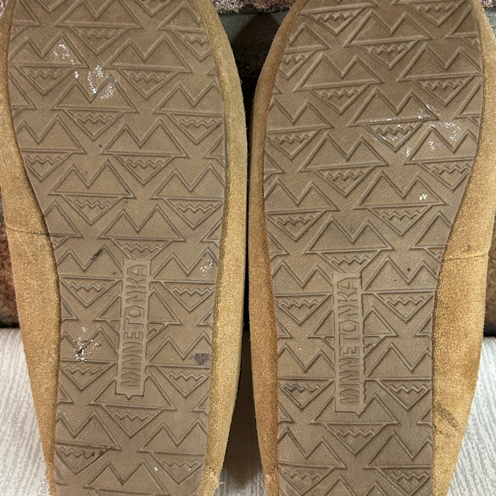 MINNETONKA “Allie” Tan Moccasin Shoes - Picture 6 of 9